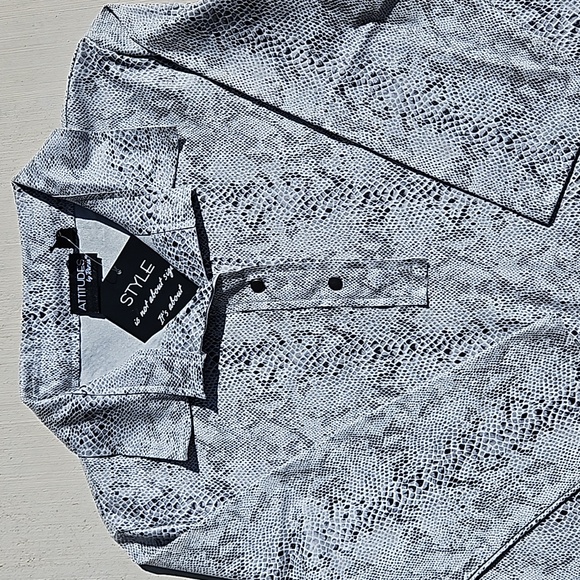 *NWT* Attitudes by Renee Python Print Top - Picture 3 of 11